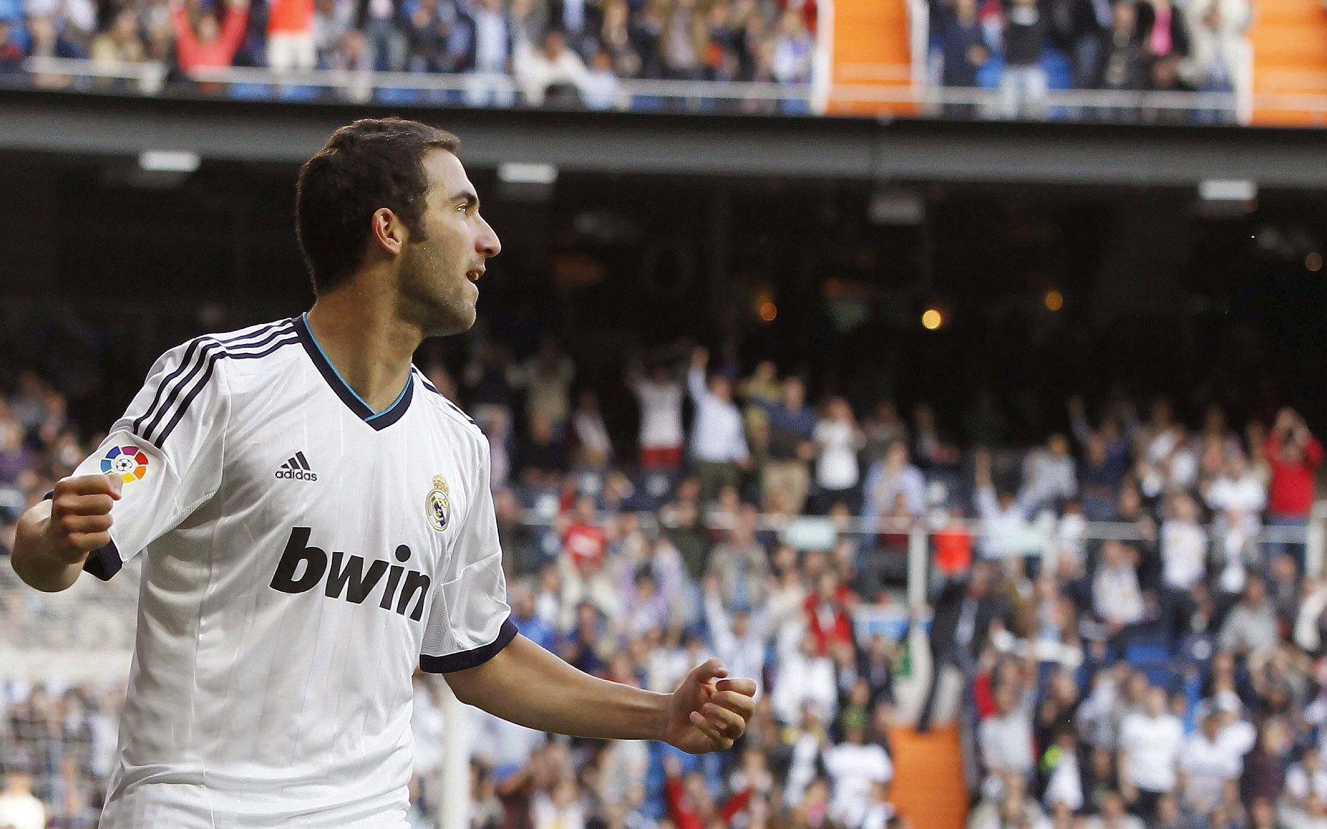 奥萨苏纳客场惊险获胜，稳稳守住西甲中游位置，奥萨苏纳队